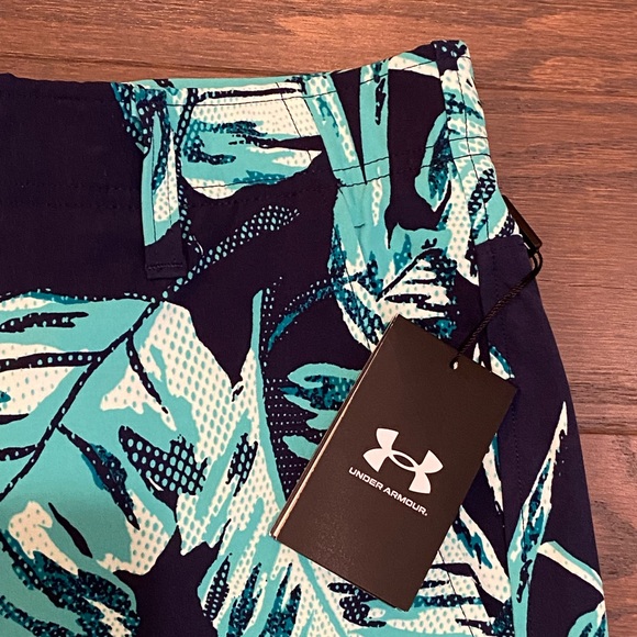 Under Armour UA Men’s Drive Printed Tropical Golf Shorts - Size 30 NWT - Picture 3 of 12